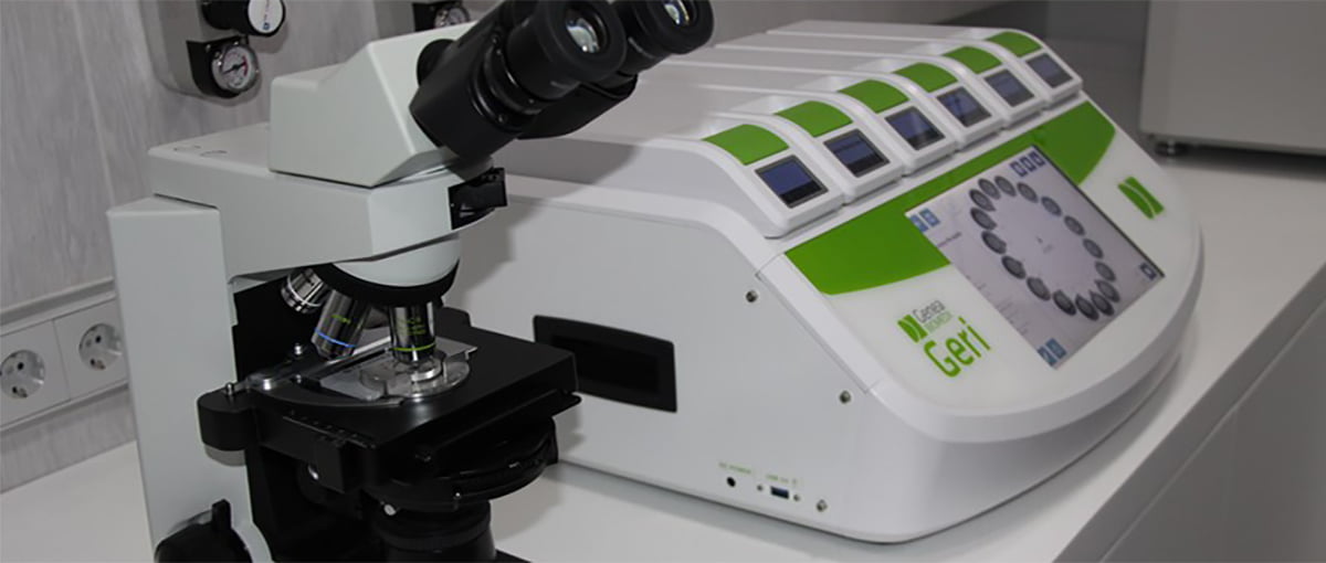 Microscope and GERI incubator Fertility Madrid